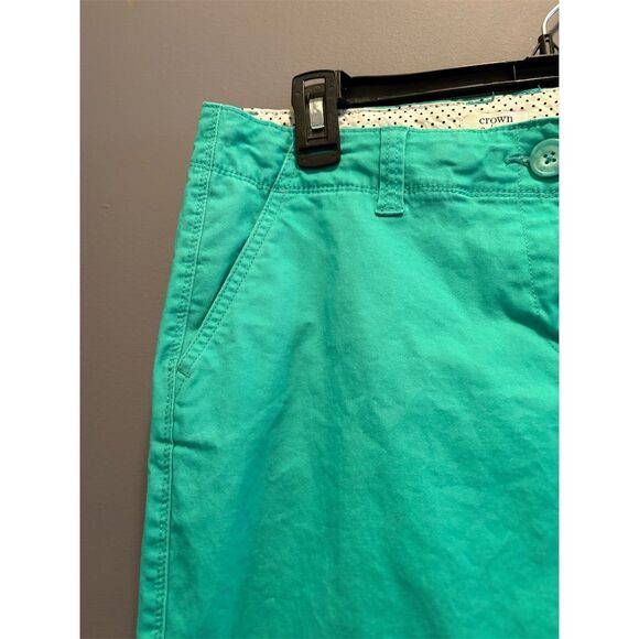 Crown & Ivy Women's Green Capri Pants Size 6 Casual Solid Mid Rise - Picture 2 of 10